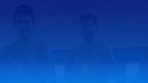 王楚钦苦撑伤病多时，赛场腰疾显挣扎，晨起扶腰痛楚难掩，赛场瞬间触动人心！