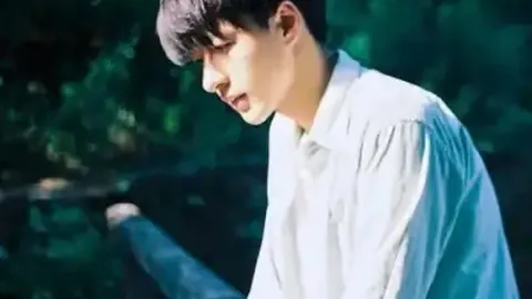 杰克·弗莱彻，达伦之子，闪耀曼联一线赛场，首秀备受瞩目